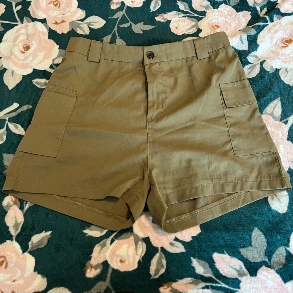 SHEIN green shorts